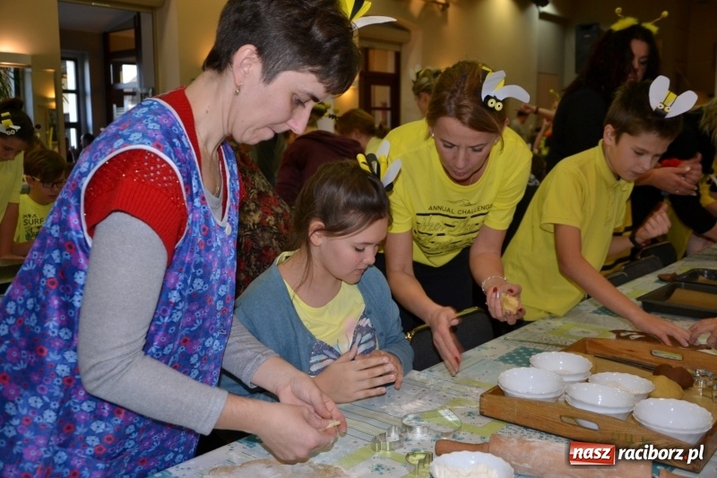 Zdjęcie w galerii na portalu naszraciborz.pl: Spotkanie integracyjne Dzieci – Dzieciom, czyli Święto pieczonego ciasteczka  wiadomości z regionu