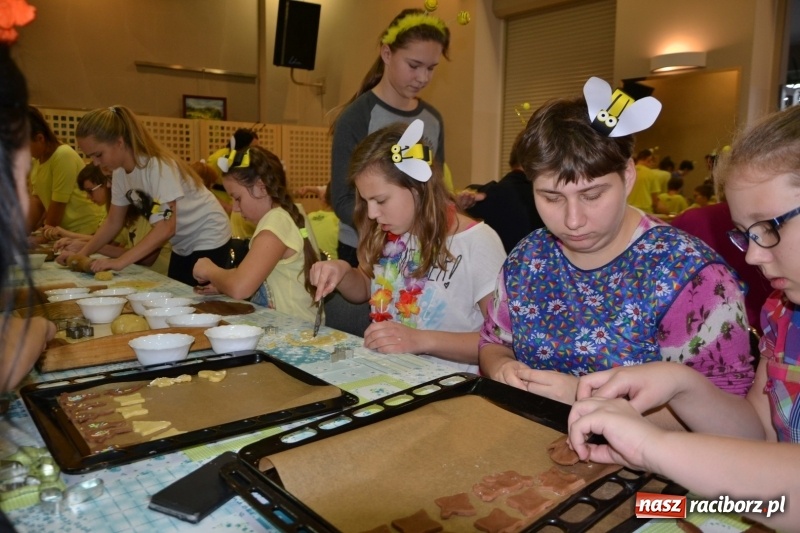 Zdjęcie w galerii na portalu naszraciborz.pl: Spotkanie integracyjne Dzieci – Dzieciom, czyli Święto pieczonego ciasteczka  wiadomości z regionu