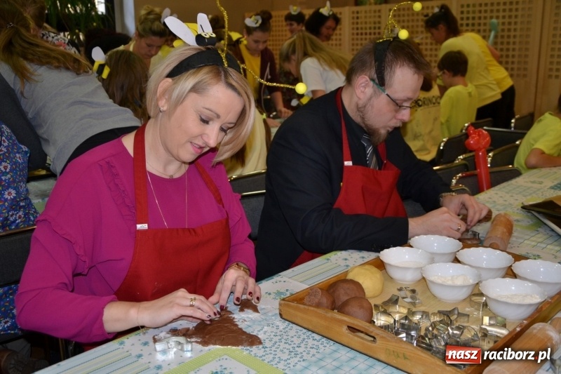 Zdjęcie w galerii na portalu naszraciborz.pl: Spotkanie integracyjne Dzieci – Dzieciom, czyli Święto pieczonego ciasteczka  wiadomości z regionu