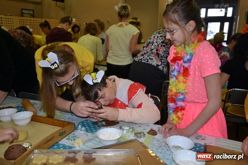 Zdjęcie w galerii na portalu naszraciborz.pl: Spotkanie integracyjne Dzieci – Dzieciom, czyli Święto pieczonego ciasteczka  wiadomości z regionu