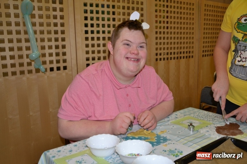 Zdjęcie w galerii na portalu naszraciborz.pl: Spotkanie integracyjne Dzieci – Dzieciom, czyli Święto pieczonego ciasteczka  wiadomości z regionu