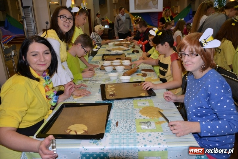 Zdjęcie w galerii na portalu naszraciborz.pl: Spotkanie integracyjne Dzieci – Dzieciom, czyli Święto pieczonego ciasteczka  wiadomości z regionu