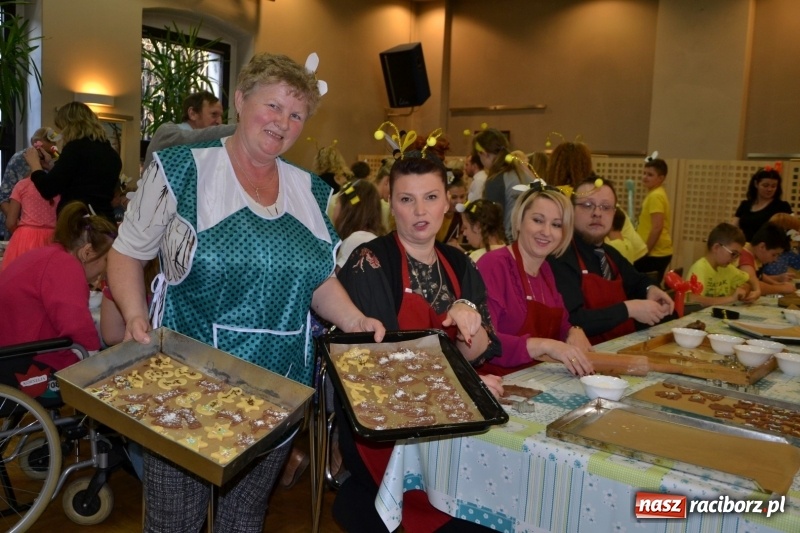 Zdjęcie w galerii na portalu naszraciborz.pl: Spotkanie integracyjne Dzieci – Dzieciom, czyli Święto pieczonego ciasteczka  wiadomości z regionu