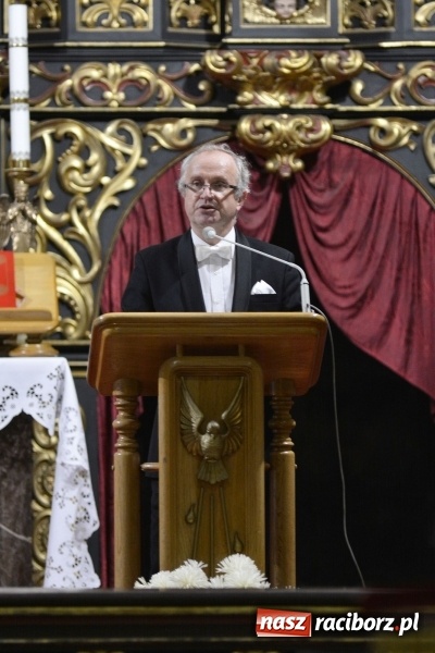 Zdjęcie w galerii na portalu naszraciborz.pl: Gaude Mater Polonia dumnie zabrzmiało w kościele farnym  wiadomości z regionu