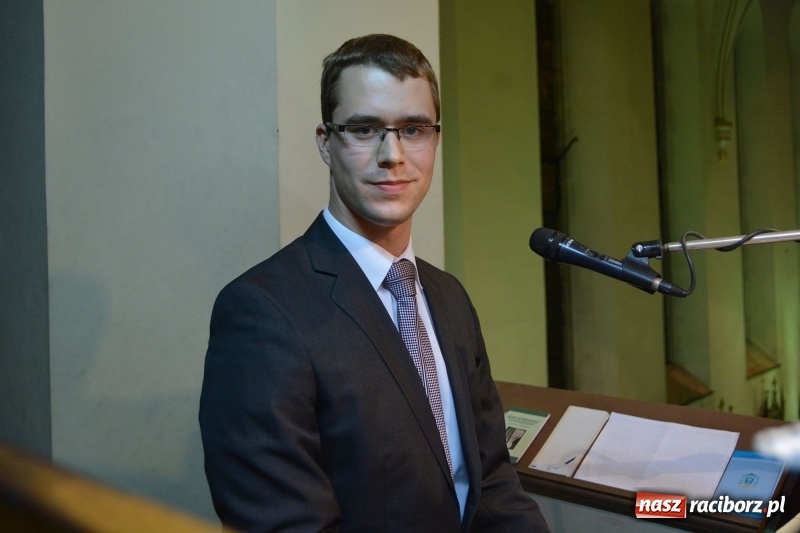 Zdjęcie w galerii na portalu naszraciborz.pl: Gaude Mater Polonia dumnie zabrzmiało w kościele farnym  wiadomości z regionu