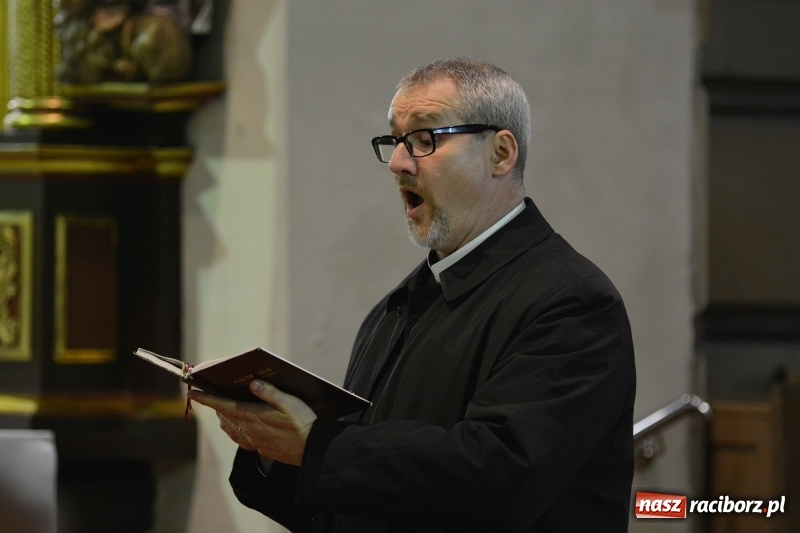 Zdjęcie w galerii na portalu naszraciborz.pl: Gaude Mater Polonia dumnie zabrzmiało w kościele farnym  wiadomości z regionu