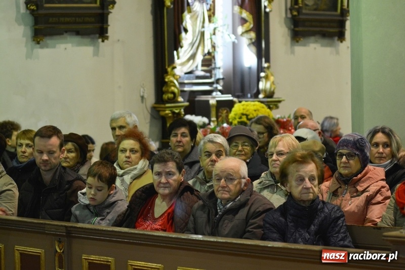 Zdjęcie w galerii na portalu naszraciborz.pl: Gaude Mater Polonia dumnie zabrzmiało w kościele farnym  wiadomości z regionu