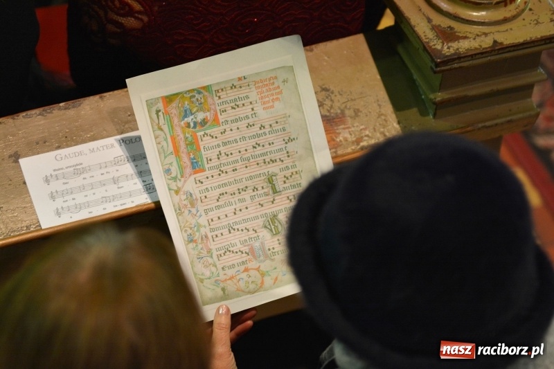 Zdjęcie w galerii na portalu naszraciborz.pl: Gaude Mater Polonia dumnie zabrzmiało w kościele farnym  wiadomości z regionu