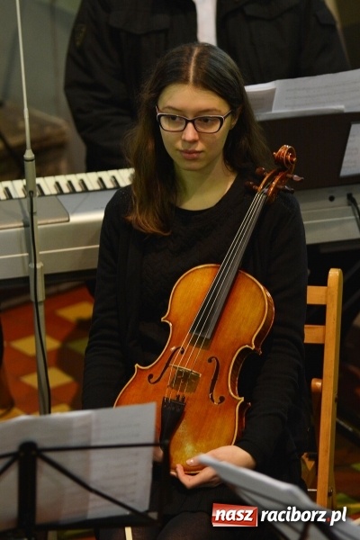 Zdjęcie w galerii na portalu naszraciborz.pl: Gaude Mater Polonia dumnie zabrzmiało w kościele farnym  wiadomości z regionu