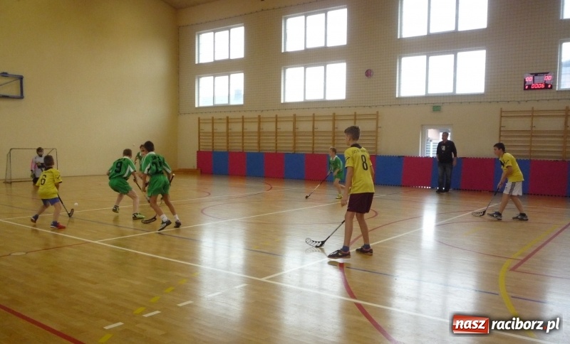 Zdjęcie w galerii na portalu naszraciborz.pl: Półfinał wojewódzkiego turnieju w unihokeju dziewcząt i chłopców wiadomości z regionu