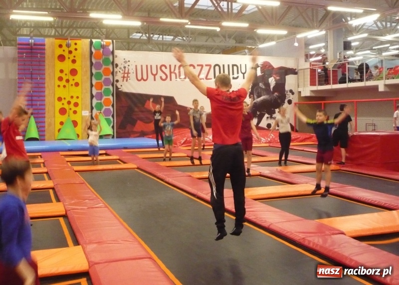 Zdjęcie w galerii na portalu naszraciborz.pl: Półfinał wojewódzkiego turnieju w unihokeju dziewcząt i chłopców wiadomości z regionu