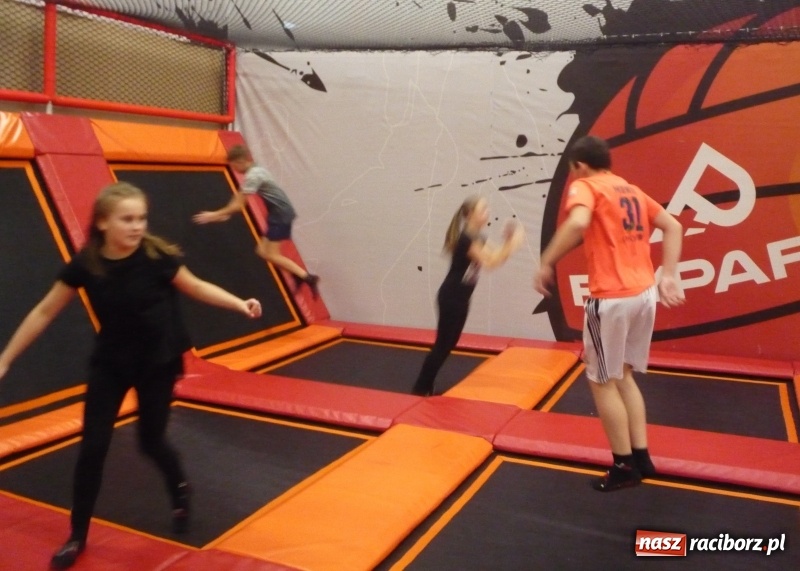 Zdjęcie w galerii na portalu naszraciborz.pl: Półfinał wojewódzkiego turnieju w unihokeju dziewcząt i chłopców wiadomości z regionu