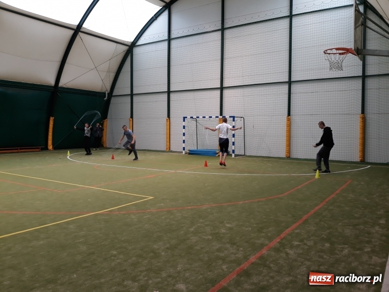 Zdjęcie w galerii na portalu naszraciborz.pl: Spartakiada o puchar dyrektora w rudzkim MOW wiadomości z regionu