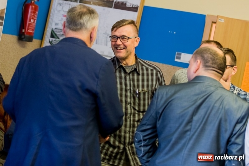 Zdjęcie w galerii na portalu naszraciborz.pl: Międzynarodowa konferencja naukowa z udziałem Europosła prof. Jerzego Buzka w PWSZ w Raciborzu wiadomości z regionu