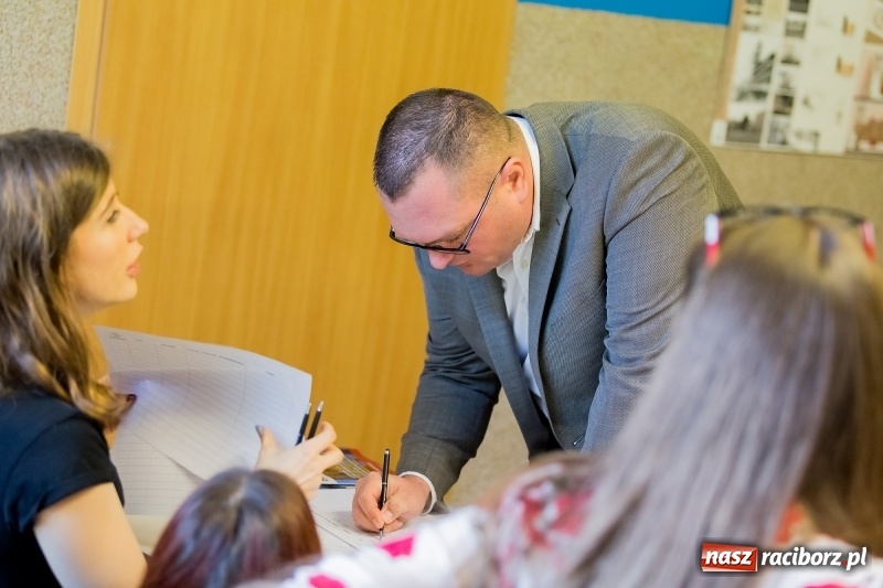 Zdjęcie w galerii na portalu naszraciborz.pl: Międzynarodowa konferencja naukowa z udziałem Europosła prof. Jerzego Buzka w PWSZ w Raciborzu wiadomości z regionu