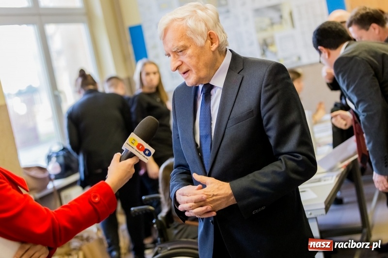 Zdjęcie w galerii na portalu naszraciborz.pl: Międzynarodowa konferencja naukowa z udziałem Europosła prof. Jerzego Buzka w PWSZ w Raciborzu wiadomości z regionu
