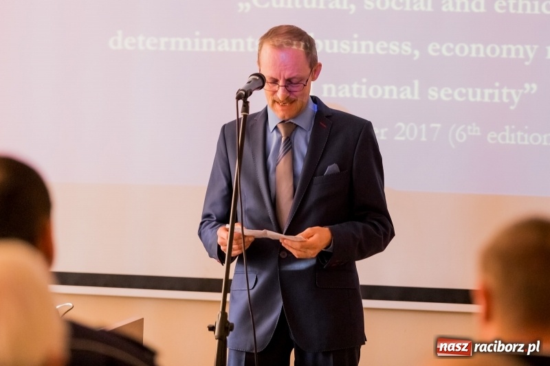 Zdjęcie w galerii na portalu naszraciborz.pl: Międzynarodowa konferencja naukowa z udziałem Europosła prof. Jerzego Buzka w PWSZ w Raciborzu wiadomości z regionu