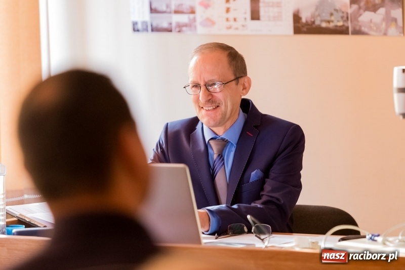 Zdjęcie w galerii na portalu naszraciborz.pl: Międzynarodowa konferencja naukowa z udziałem Europosła prof. Jerzego Buzka w PWSZ w Raciborzu wiadomości z regionu