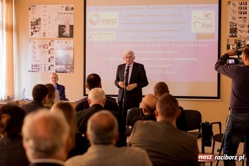 Zdjęcie w galerii na portalu naszraciborz.pl: Międzynarodowa konferencja naukowa z udziałem Europosła prof. Jerzego Buzka w PWSZ w Raciborzu wiadomości z regionu