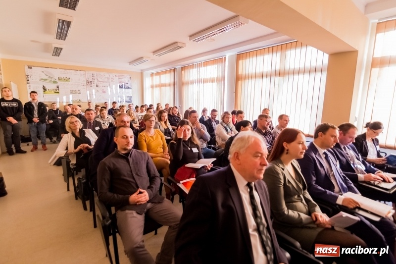 Zdjęcie w galerii na portalu naszraciborz.pl: Międzynarodowa konferencja naukowa z udziałem Europosła prof. Jerzego Buzka w PWSZ w Raciborzu wiadomości z regionu