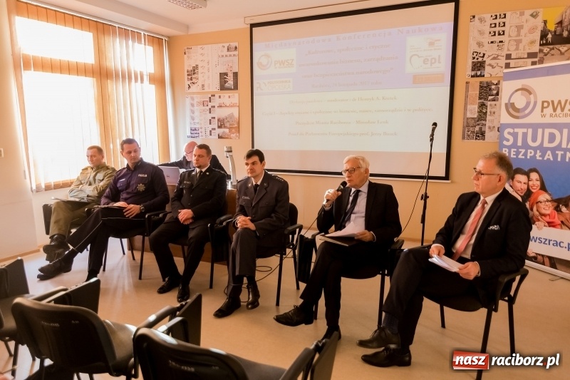 Zdjęcie w galerii na portalu naszraciborz.pl: Międzynarodowa konferencja naukowa z udziałem Europosła prof. Jerzego Buzka w PWSZ w Raciborzu wiadomości z regionu