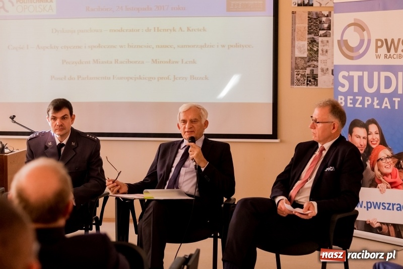 Zdjęcie w galerii na portalu naszraciborz.pl: Międzynarodowa konferencja naukowa z udziałem Europosła prof. Jerzego Buzka w PWSZ w Raciborzu wiadomości z regionu