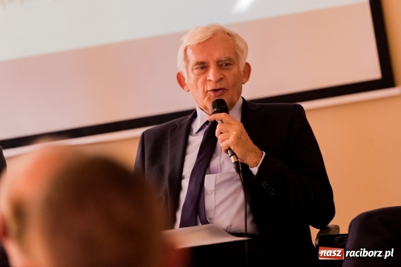 Zdjęcie w galerii na portalu naszraciborz.pl: Międzynarodowa konferencja naukowa z udziałem Europosła prof. Jerzego Buzka w PWSZ w Raciborzu wiadomości z regionu