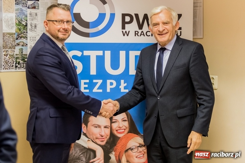 Zdjęcie w galerii na portalu naszraciborz.pl: Międzynarodowa konferencja naukowa z udziałem Europosła prof. Jerzego Buzka w PWSZ w Raciborzu wiadomości z regionu