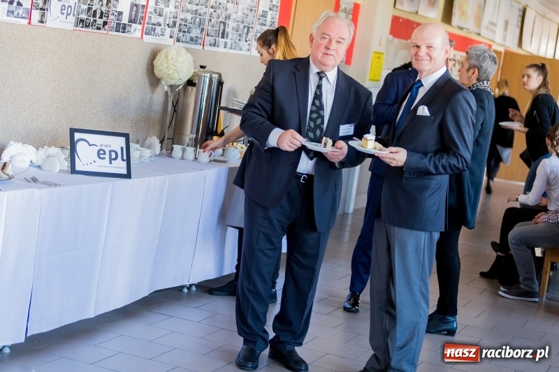 Zdjęcie w galerii na portalu naszraciborz.pl: Międzynarodowa konferencja naukowa z udziałem Europosła prof. Jerzego Buzka w PWSZ w Raciborzu wiadomości z regionu