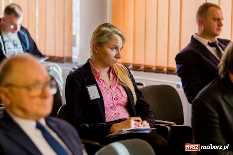 Zdjęcie w galerii na portalu naszraciborz.pl: Międzynarodowa konferencja naukowa z udziałem Europosła prof. Jerzego Buzka w PWSZ w Raciborzu wiadomości z regionu