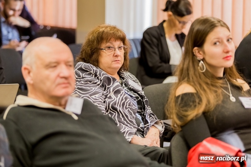 Zdjęcie w galerii na portalu naszraciborz.pl: Międzynarodowa konferencja naukowa z udziałem Europosła prof. Jerzego Buzka w PWSZ w Raciborzu wiadomości z regionu