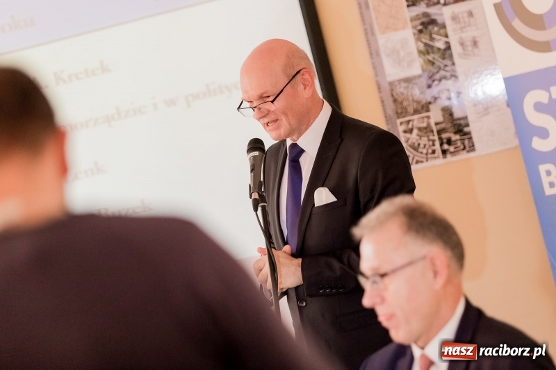 Zdjęcie w galerii na portalu naszraciborz.pl: Międzynarodowa konferencja naukowa z udziałem Europosła prof. Jerzego Buzka w PWSZ w Raciborzu wiadomości z regionu