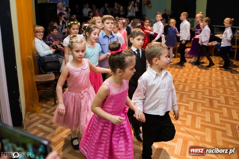 Zdjęcie w galerii na portalu naszraciborz.pl: Jesienne tańczenie na rozkręcenie w MDK wiadomości z regionu