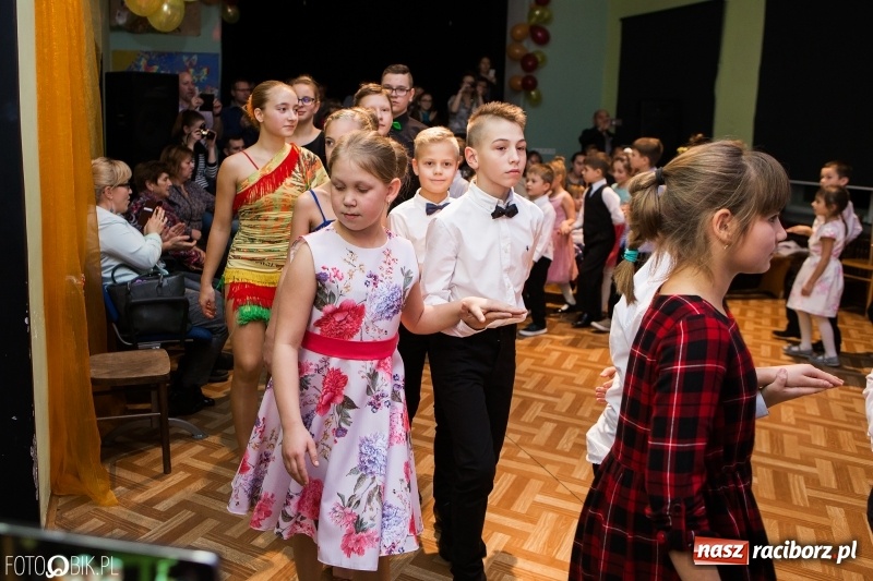 Zdjęcie w galerii na portalu naszraciborz.pl: Jesienne tańczenie na rozkręcenie w MDK wiadomości z regionu