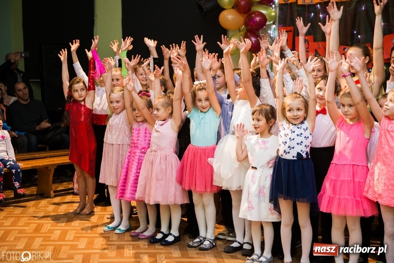 Zdjęcie w galerii na portalu naszraciborz.pl: Jesienne tańczenie na rozkręcenie w MDK wiadomości z regionu