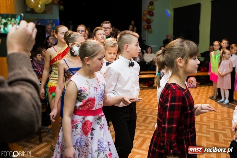 Zdjęcie w galerii na portalu naszraciborz.pl: Jesienne tańczenie na rozkręcenie w MDK wiadomości z regionu