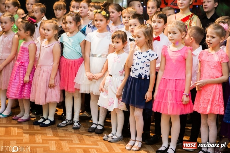 Zdjęcie w galerii na portalu naszraciborz.pl: Jesienne tańczenie na rozkręcenie w MDK wiadomości z regionu