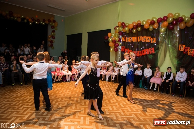 Zdjęcie w galerii na portalu naszraciborz.pl: Jesienne tańczenie na rozkręcenie w MDK wiadomości z regionu