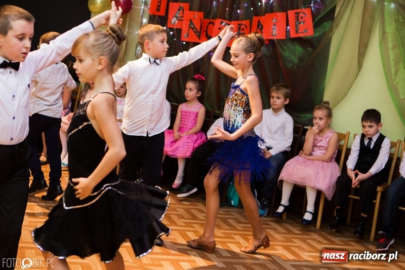 Zdjęcie w galerii na portalu naszraciborz.pl: Jesienne tańczenie na rozkręcenie w MDK wiadomości z regionu