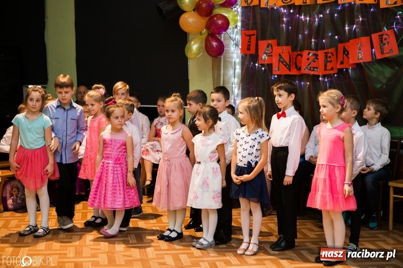 Zdjęcie w galerii na portalu naszraciborz.pl: Jesienne tańczenie na rozkręcenie w MDK wiadomości z regionu