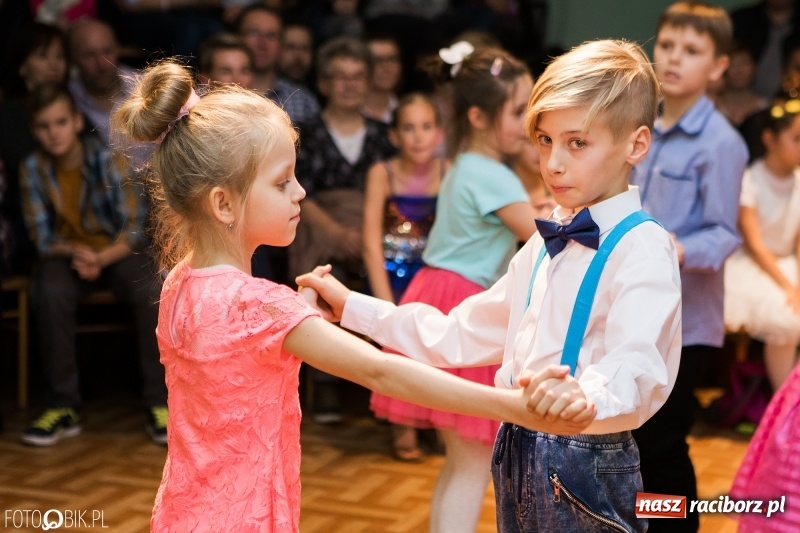 Zdjęcie w galerii na portalu naszraciborz.pl: Jesienne tańczenie na rozkręcenie w MDK wiadomości z regionu