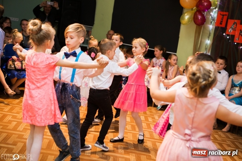 Zdjęcie w galerii na portalu naszraciborz.pl: Jesienne tańczenie na rozkręcenie w MDK wiadomości z regionu