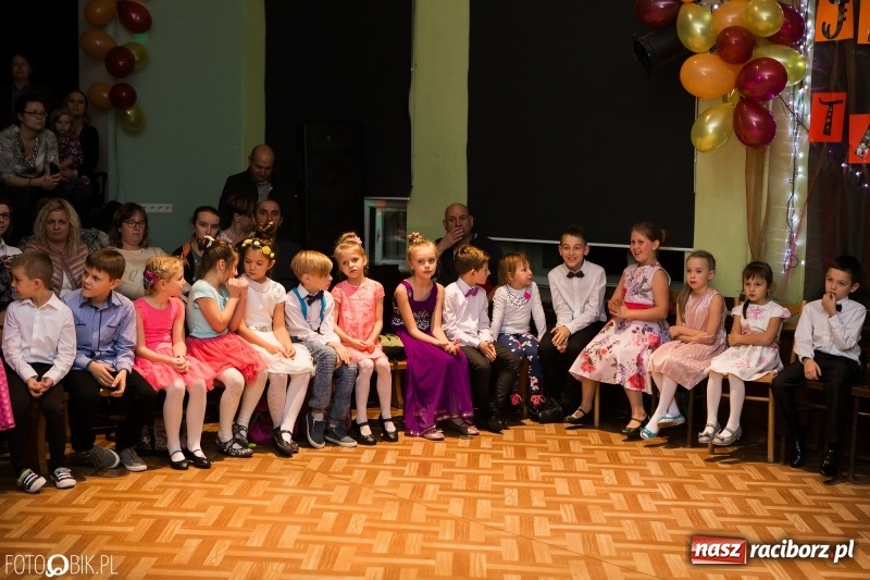 Zdjęcie w galerii na portalu naszraciborz.pl: Jesienne tańczenie na rozkręcenie w MDK wiadomości z regionu