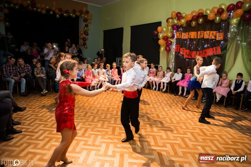 Zdjęcie w galerii na portalu naszraciborz.pl: Jesienne tańczenie na rozkręcenie w MDK wiadomości z regionu
