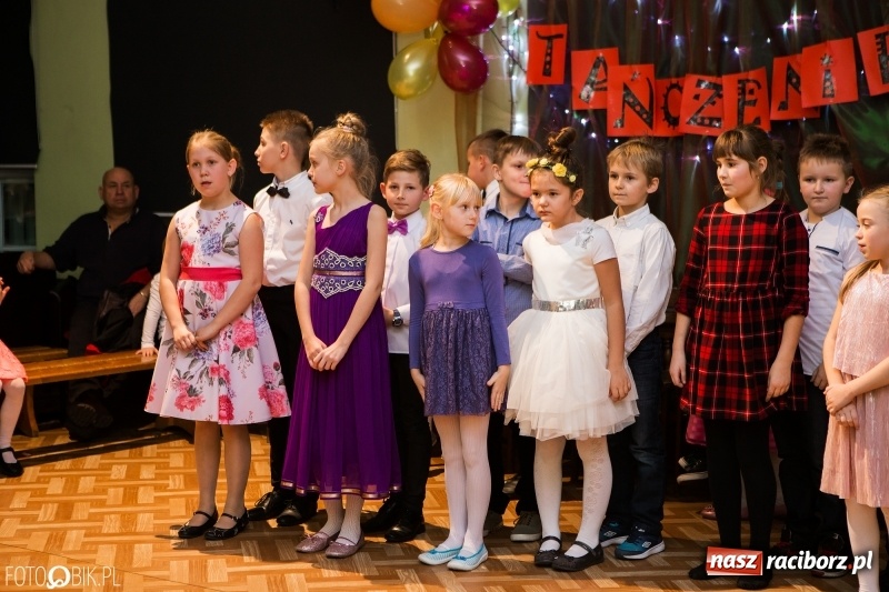 Zdjęcie w galerii na portalu naszraciborz.pl: Jesienne tańczenie na rozkręcenie w MDK wiadomości z regionu