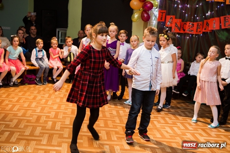 Zdjęcie w galerii na portalu naszraciborz.pl: Jesienne tańczenie na rozkręcenie w MDK wiadomości z regionu