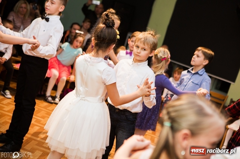 Zdjęcie w galerii na portalu naszraciborz.pl: Jesienne tańczenie na rozkręcenie w MDK wiadomości z regionu