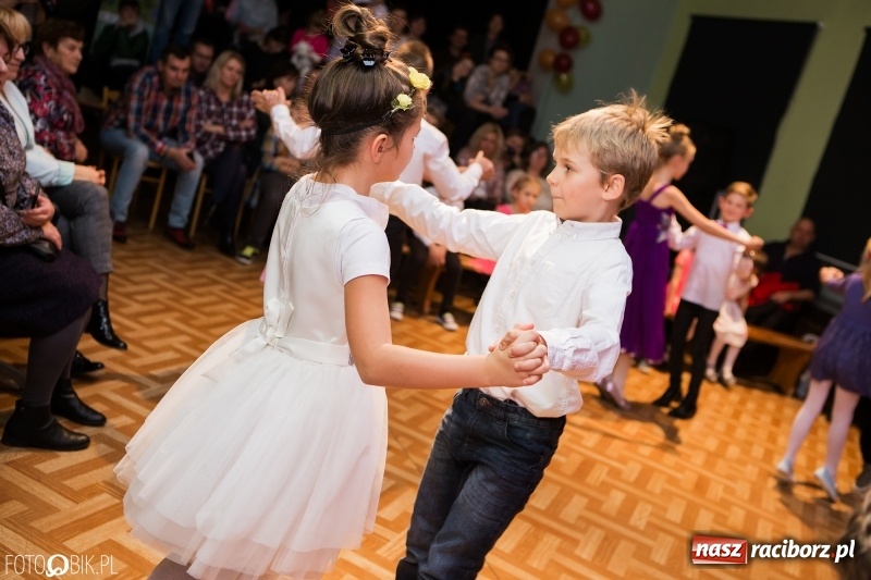 Zdjęcie w galerii na portalu naszraciborz.pl: Jesienne tańczenie na rozkręcenie w MDK wiadomości z regionu