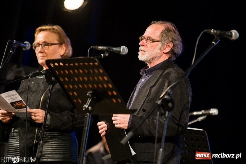 Zdjęcie w galerii na portalu naszraciborz.pl: XVII Zaduszki Poetyckie Atlantydy w Domu Kultury Strzecha wiadomości z regionu