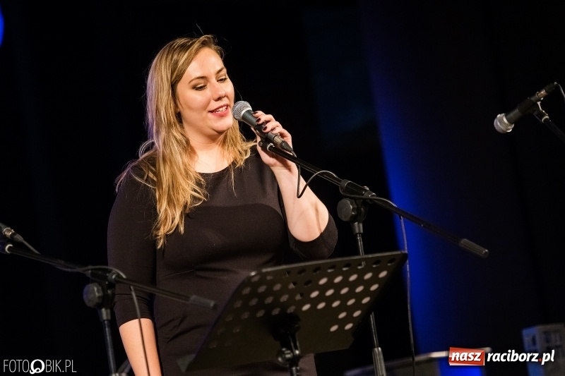 Zdjęcie w galerii na portalu naszraciborz.pl: XVII Zaduszki Poetyckie Atlantydy w Domu Kultury Strzecha wiadomości z regionu